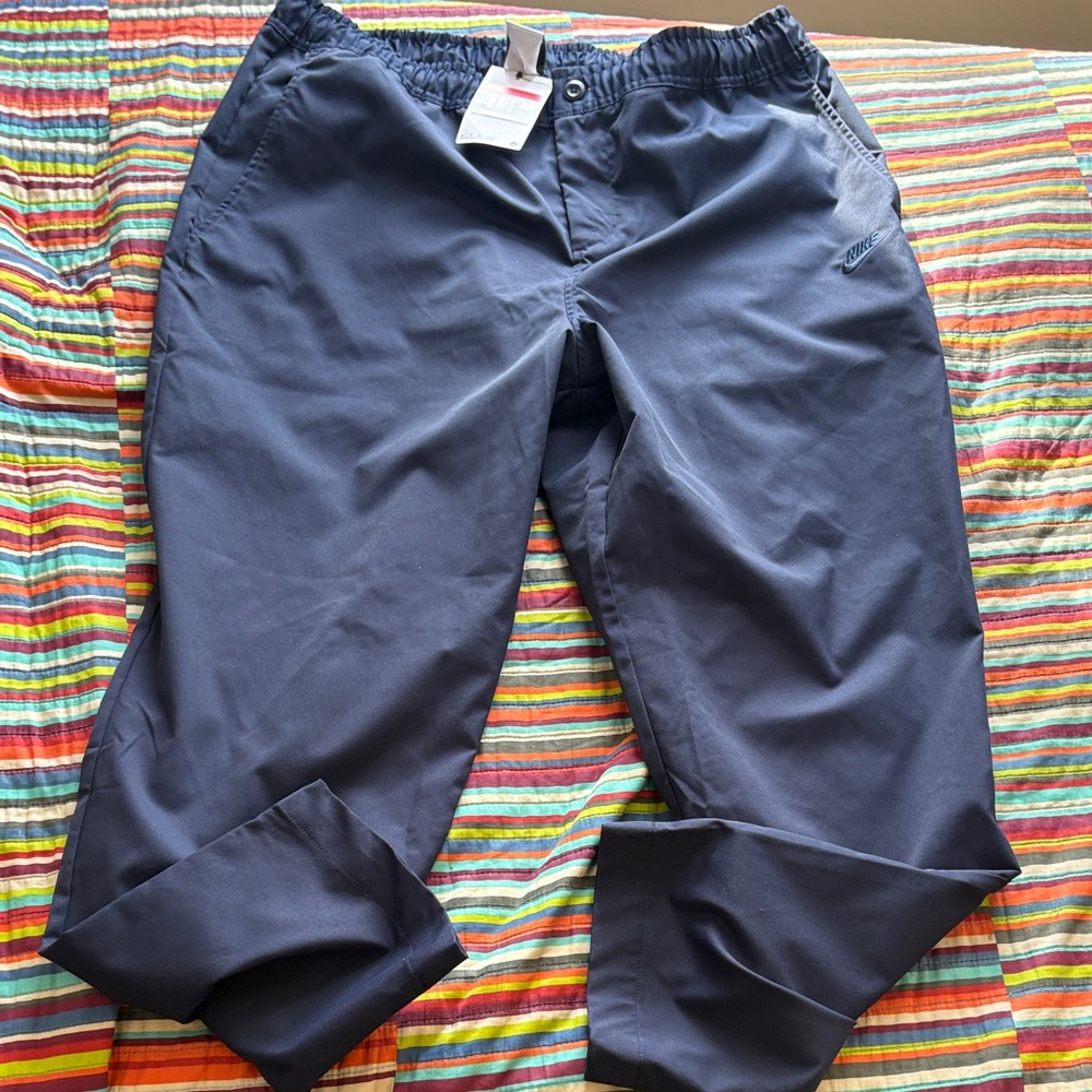 Sale Nike Men's Dark Blue Chinos size Xlarge embroidered logo tapered nwt